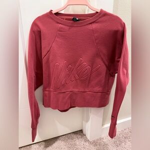 Nike Women's Dri-FIT Cropped sweatshirt. Size Small. Mauve
